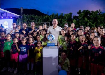 Gobierno de Pinedo transforma escenarios recreodeportivos en barrios populares de Santa Marta