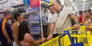 Gobierno de Carlos Pinedo Cuello brinda atención humanitaria a familias indígenas en la vereda Perico Aguao
