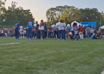 Alcaldía remodela la cancha de los Pericos