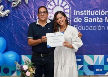 Robert Reyes Peralta asume como rector encargado de la Institución Universitaria de Santa Marta