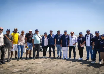 Pescadores de Puebloviejo reciben embarcaciones y equipos para fortalecer la pesca artesanal