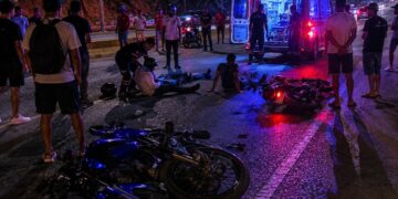 Impactante choque entre dos motocicletas deja seis heridos en la Troncal del Caribe