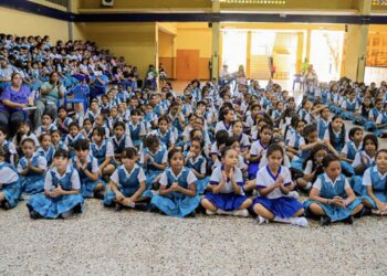 Fundación Sociedad Portuaria entregó 820 kits escolares a estudiantes de María Auxiliadora
