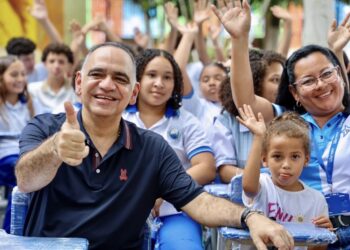 Alcaldía entrega 200 pupitres a estudiantes de la zona rural de Santa Marta