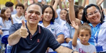 Alcaldía entrega 200 pupitres a estudiantes de la zona rural de Santa Marta