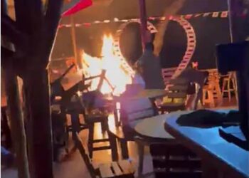 Incendio en reconocido establecimiento de Minca genera pánico; rápida reacción evitó una tragedia