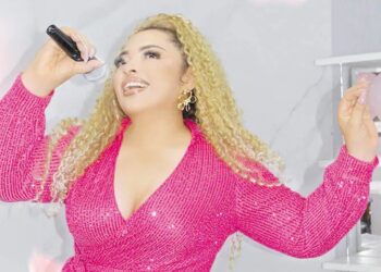 Yisell ‘La Voz Rosa’: la artista que conquista el vallenato con pasión y estrena una nueva versión de ‘La Cantina’