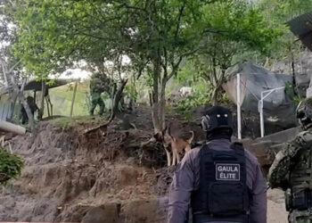 Incautan fusiles y desmantelan sistema de vigilancia de ‘Los Pachenca’ en Santa Marta