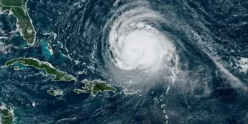 Tres ondas tropicales amenazan al Caribe con lluvias, tormentas eléctricas y fuertes vientos