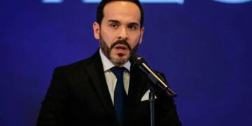 Abelardo de la Espriella se reúne con la Junta del Banco de la República y ratifica respeto por su autonomía