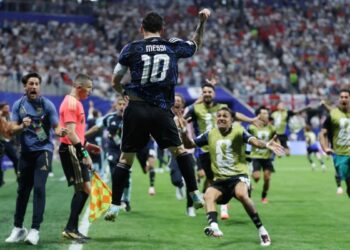 ¡Argentina es finalista! La Albiceleste remontó ante Inglaterra y disputará el título del Mundial frente a España