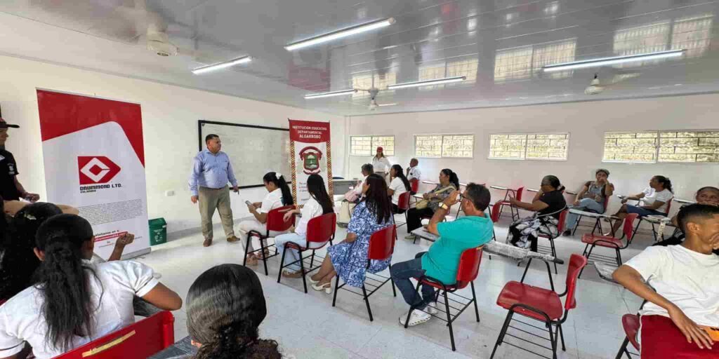 Entrega-de-dotacion-Institucion-Departamental-de-Algarrobo-Ideal-en-el-Magdalena-3-1024×768