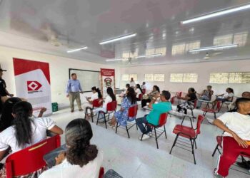 Drummond Ltd. fortalece instituciones educativas con entrega de mobiliario y dotación escolar