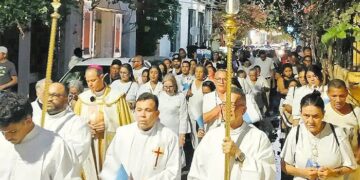 Cientos de fieles participaron en la primera peregrinación ‘LUX 2026’ para consagrar a Santa Marta