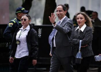 Restrepo destaca suspensión de millonaria contratación en la UNP y asegura que responde a alertas del empalme anticorrupción