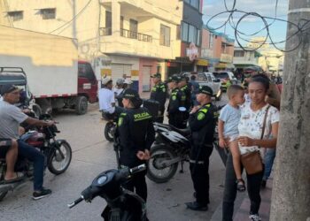 Balacera en Fundación deja dos policías heridos tras persecución a presuntos delincuentes