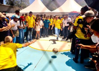 “Ya no es promesa, es realidad”: Pinedo entrega cancha múltiple en Bastidas