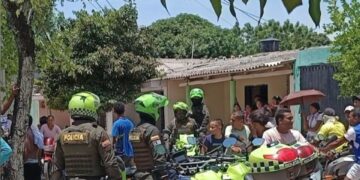 Tensión en El Banco: riña entre jóvenes con machetes obligó a intervenir a la Policía