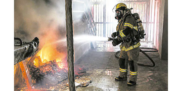 Incendio provocado en el Coliseo Mayor de Santa Marta deja pérdidas por $50 millones
