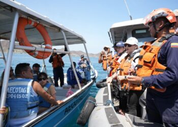 Corpamag lidera jornada interinstitucional de control y sensibilización para prevenir el tráfico ilegal de pez loro en Santa Marta