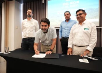 CORPAMAG, Alcaldía de Santa Marta y The Ocean Cleanup firman Memorando de Entendimiento para combatir la contaminación por plásticos en el Distrito de Santa Marta.