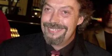 Murió a los 80 años Tim Curry, el recordado actor del payaso Pennywise en ‘It’ y ‘Mi pobre angelito’