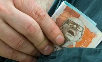 Cajar defiende los ‘impuestos saludables’ y cuestiona proyecto que busca eliminarlos