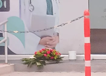 Alerta en Santa Marta! Dejan corona fúnebre con mensaje amenazante en oficina de Restitución de Tierras