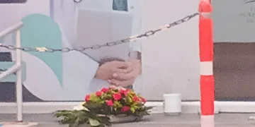 Alerta en Santa Marta! Dejan corona fúnebre con mensaje amenazante en oficina de Restitución de Tierras