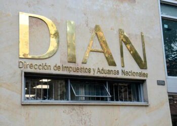 La Dian no puede más con los carros eléctricos e híbridos: no hay citas para pedir la devolución del IVA