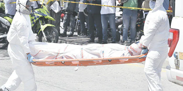 Vendedor de aguacates muere tras recibir una bala perdida