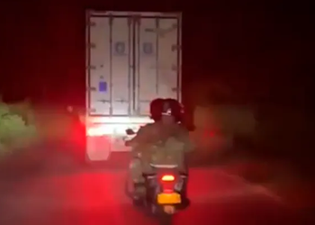 Ejército escoltó caravana de 30 camiones bananeros hacia el puerto de Santa Marta en medio del paro armado