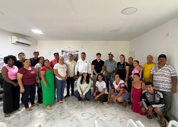 Corpamag capacita a líderes de Guachaca en el uso del nuevo sistema de alerta temprana del río