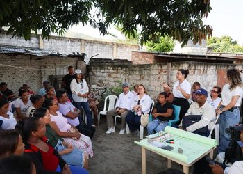 Gobierno de Carlos Pinedo da curso al cumplimiento de compromisos con Milagros 1 y 2 y Villa Estadio