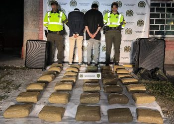 Dos capturados y 35 paquetes de marihuana incautados en la Troncal del Caribe a la altura de Tasajera
