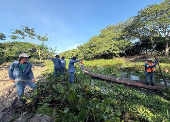 Corpamag realiza limpieza del caño ciego para recuperar el flujo natural del agua y beneficiar a las comunidades