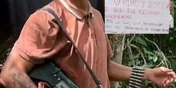 Fotografía de joven armado reabre debate sobre operativo en la Sierra Nevada