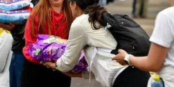 Ayuda humanitaria comienza a llegar a miles de familias afectadas por el terremoto
