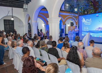 UNIMAGDALENA llevó el mar al arte con la exposición ‘El Mar que nos Une’