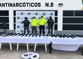 Incautan arsenal atribuido a las ACSN en Santa Marta: hallaron 27 fusiles y un lanzagranadas