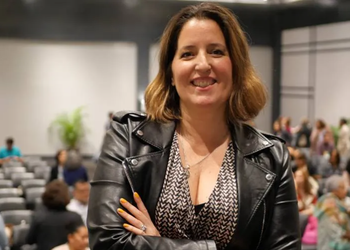 Escritora argentina Agustina Bazterrica llega a Santa Marta para encuentro convocado por UNIMAGDALENA y Librería Café de Pombo