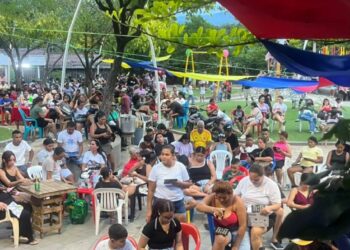 Comunidad de la urbanización 17 de Diciembre realizó gran bingo para mejorar el salón comunal