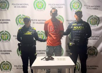 Capturado en flagrancia con un arma de fuego tras robarse una cadena de oro en la Av. de los Estudiantes