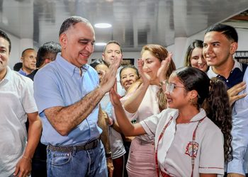 Alcalde Pinedo cumple su palabra y entrega obras de mejoramiento en la I.E.D. Jacqueline Kennedy